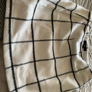 Brand new adorable Lulu's skirt